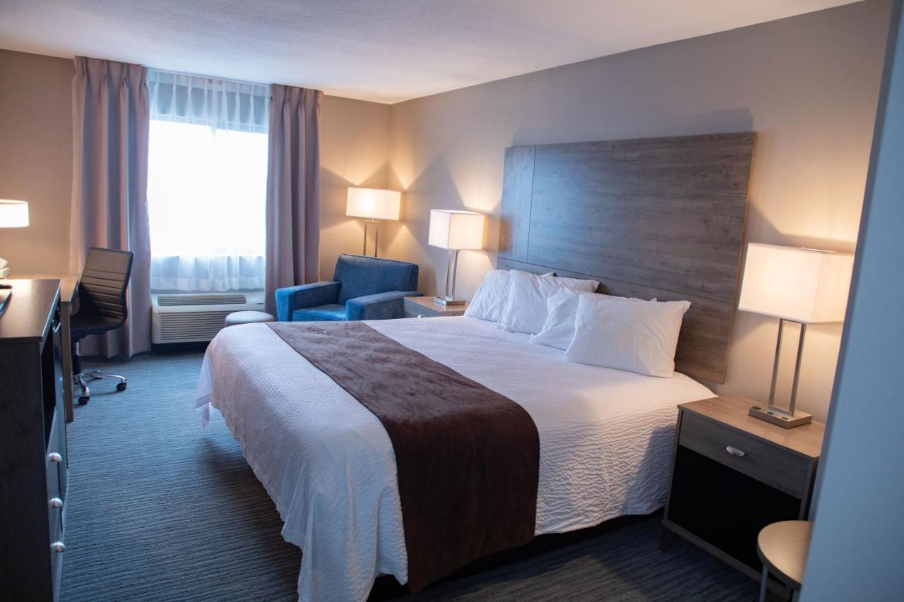 Lomira Inn And Suites Экстерьер фото