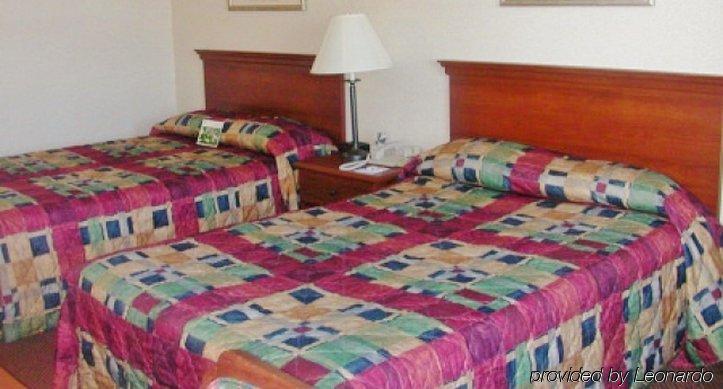 Lomira Inn And Suites Экстерьер фото